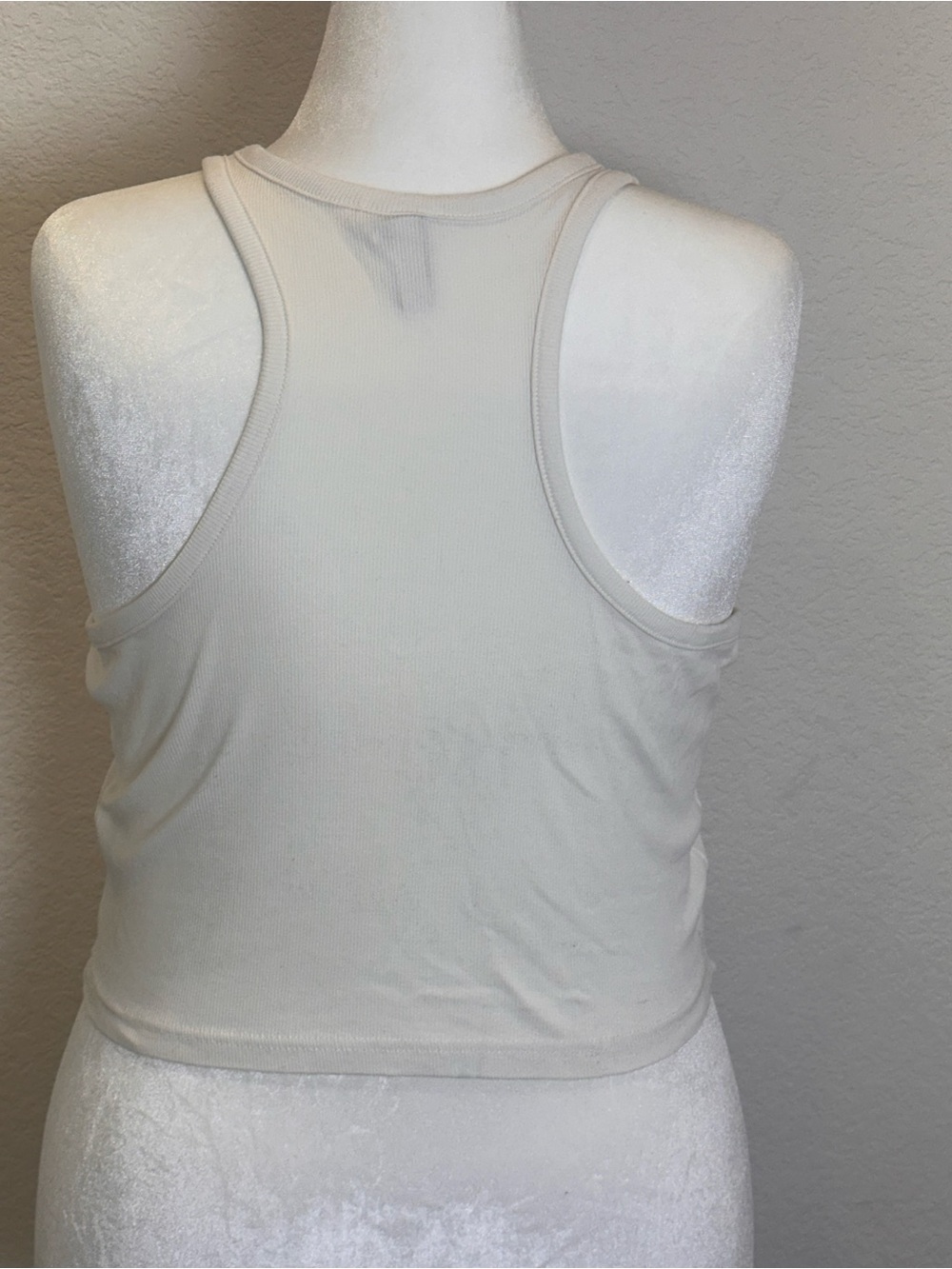 H&M Cream Ribbed Racerback Cropped Tank - Picture 2 of 3